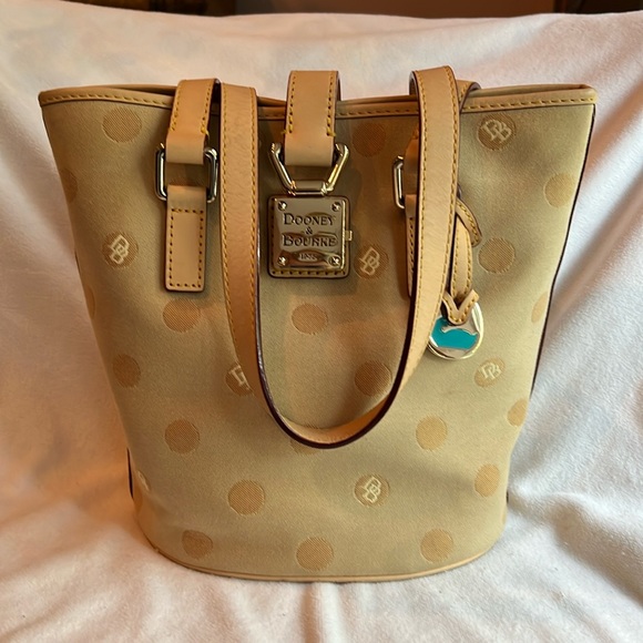 Dooney & Bourke shoulder bucket bag - Picture 1 of 10